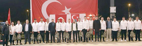 CHP Gençlik Kolları Değirmenköy’de asker eğlencesine katıldı