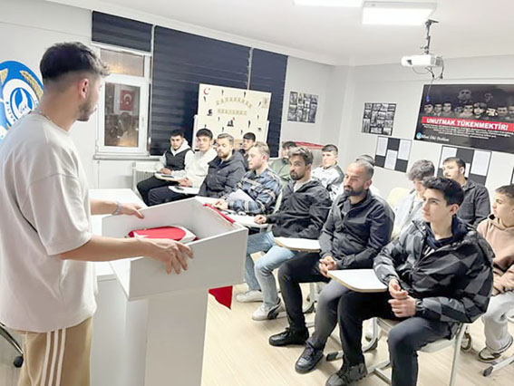 Silivri Ülkü Ocakları’ndan “Başbuğ Alparslan Türkeş” konulu seminer