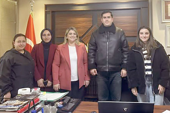 Silivri AK Parti Kadın Kollarından Avukatlar Günü’ne anlamlı ziyaret