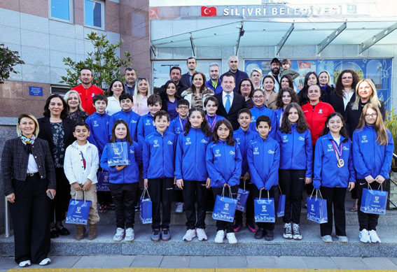 Silivri Belediye Başkanı Balcıoğlu’ndan şampiyon sporculara ödül