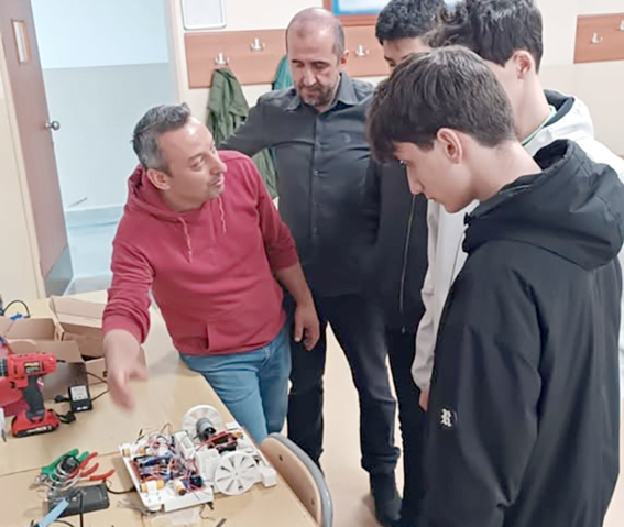 Geleceğin Bilişimcilerine Robotik Eğitim Desteği