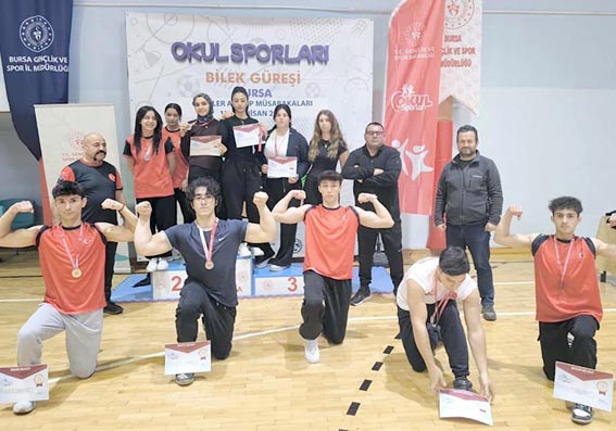 Silivrili Bilek Güreşçilerinden 9 Madalya