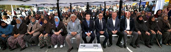 SİLİVRİ BELEDİYESİ’NDEN ÇİFTÇİYE GÜBRE DESTEĞİ: “Bu toprağın yükünü birlikte taşıyacağız”