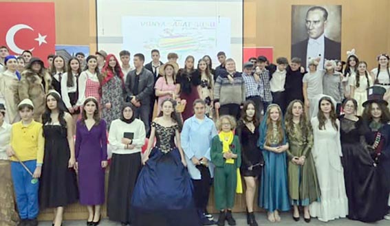 Mektebim Koleji, Sanat Günü’nde masal kahramanlarıyla renklendi