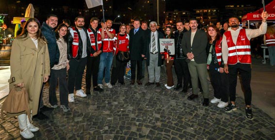 Beylikdüzü’nde yüz binler meydandaydı