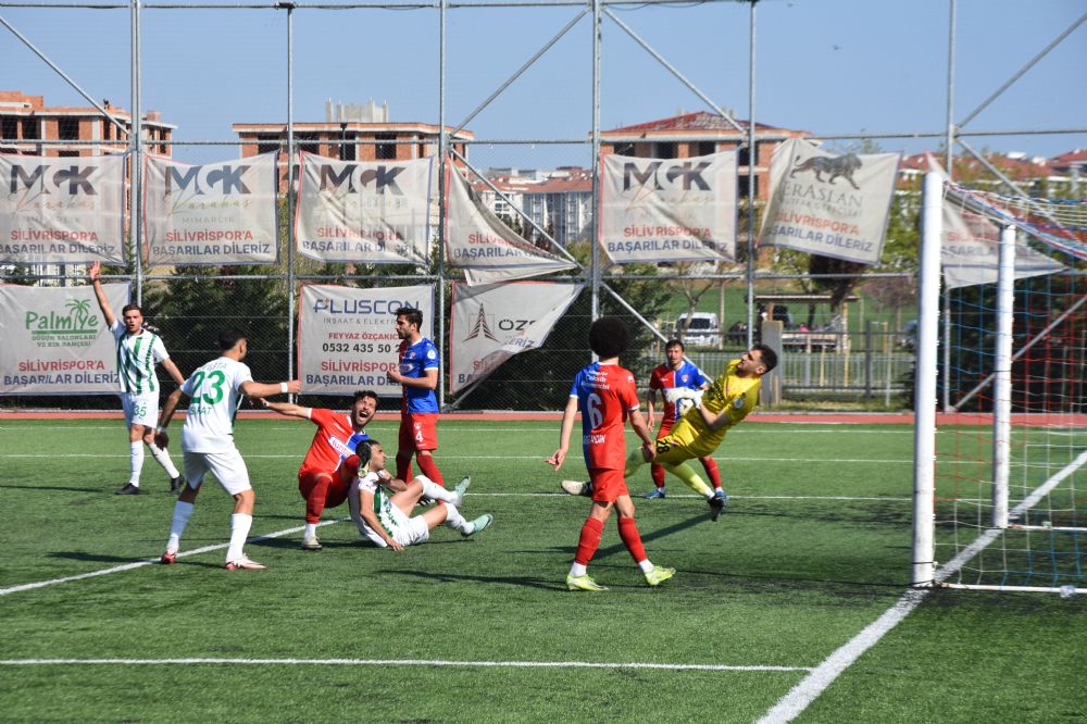 Kötü futbol kötü sonuç Silivrispor lidere direnemedi 0-4