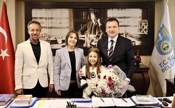 Minik Başkanlar 23 Nisan’da Belediye Başkanlığı makamında