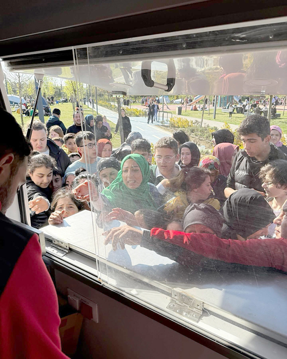 Belediye vatandaşların temel ihtiyaçlarını karşılamak için seferber oldu