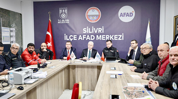 Balcıoğlu ve Aslan deprem sonrası Silivri’de sahadaydı