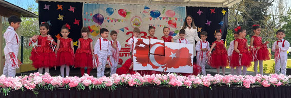 Abdullah-Aliye Can Anaokulu öğrencilerinden renkli 23 Nisan gösterisi