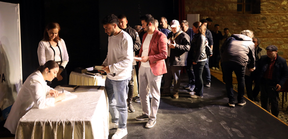 Silivri’de Ahu Özenen Yavuz’dan Kitap Söyleşisi Ve İmza Günü