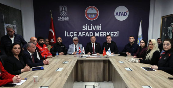 Silivri Belediye Başkanı Balcıoğlu, Gökan Zeybek’i Afet Koordinasyon Merkezinde ağırladı