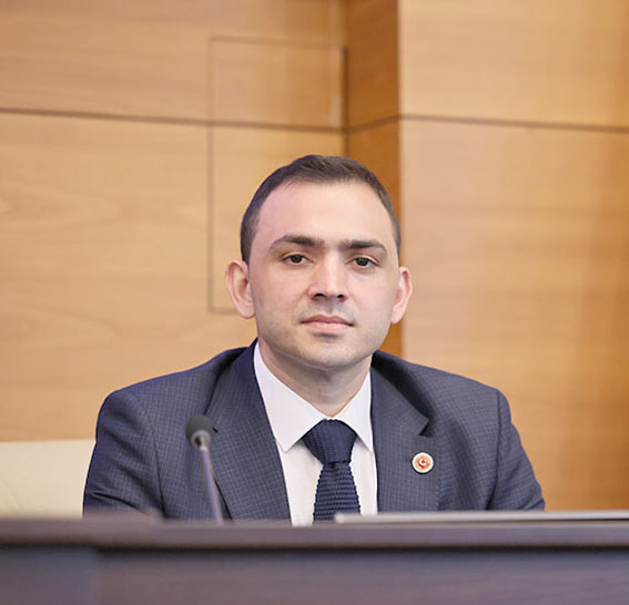 “Eczacılık, bir meslekten öte Cumhuriyet duruşudur”