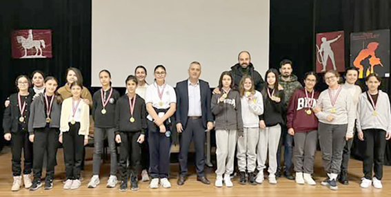 Silivri Ertuğrul Gazi Ortaokulu’nda başarılı öğrenciler ödüllendirildi
