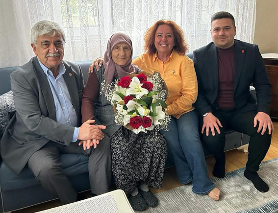 CHP’den şehit annesine anlamlı ziyaret
