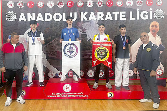 Silivrili Mehmet Faruk Ceyhan, Karate Liginde zirveyi bırakmıyor