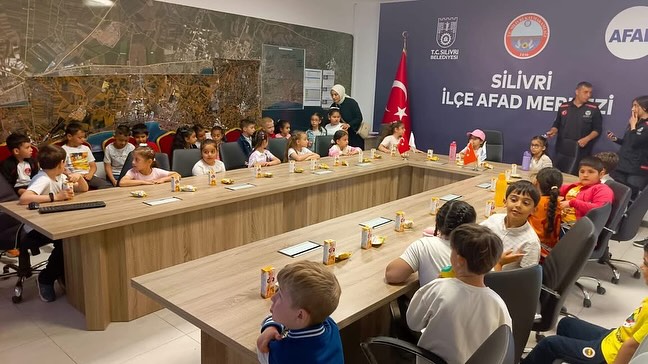 Silivri Hasan Özvarnalı İlkokulu Öğrencileri Afet Bilinci Eğitimi aldı