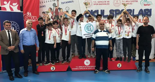 Silivri Ertuğrul Gazi Ortaokulu’ndan Satrançta Çifte Şampiyonluk
