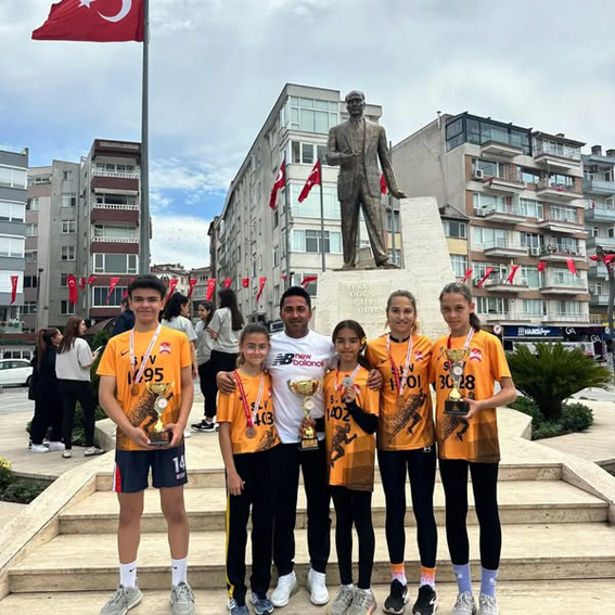 Silivri Sezin Öztaş Ortaokulu’nun 19 Mayıs kros zaferi