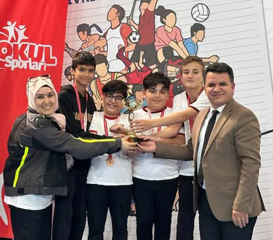 Silivri Çağrıbey Ortaokulu’ndan Satrançta İlçe Üçüncülüğü