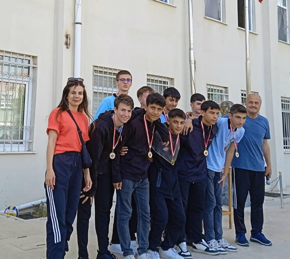 Silivri Yusuf Sarıbekir MTAL Öğrencilerine Başarı Ödülü