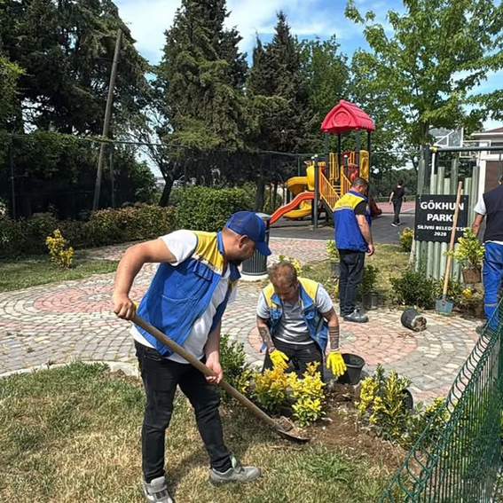 Silivri’de park ve yeşil alanlar yaza hazırlanıyor