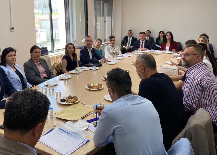 Silivri’de Eğitim Çalışanlarına 82 Bin TL promosyon