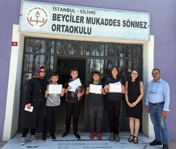 Silivri Beyciler Mukaddes Sönmez Ortaokulu’nda Bursluluk Başarısına ödül