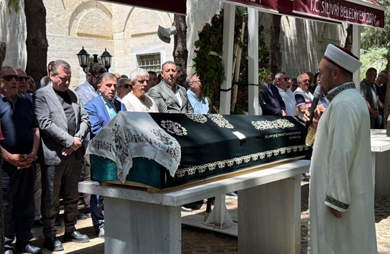 Bekir Yetkin, üç gün arayla eşinin ardından annesini de kaybetti