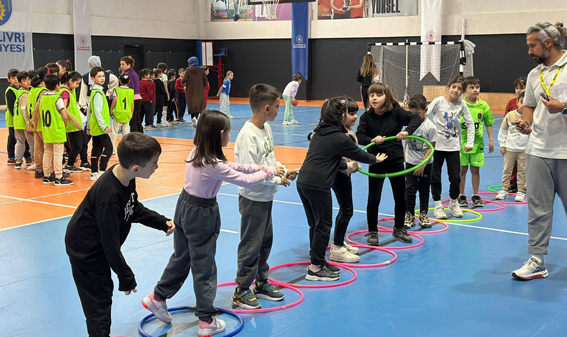 Silivri'de Geleneksel Çocuk Oyunları Şenliğiyle hem eğlence hem kültürel bağ