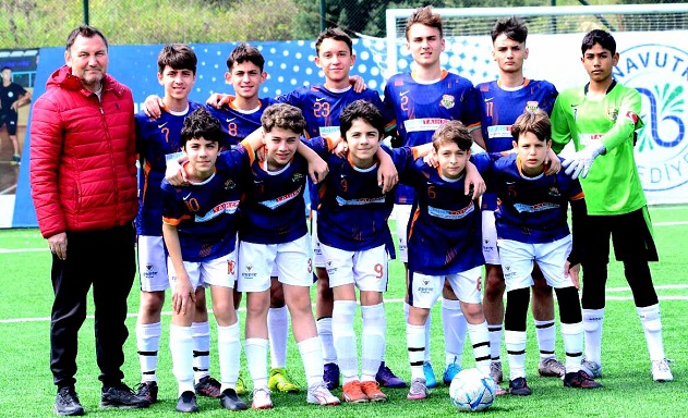 Silivri Mimarsinan şampiyonluğa yaklaştı 4-2