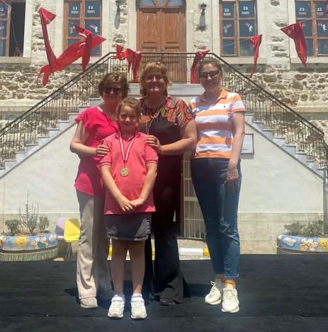 Selimpaşa İlkokulu öğrencisi Elis Üsten’den Yüzmede İstanbul İkinciliği