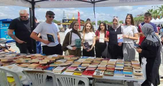 Silivri Tarım Lisesi öğrencileri çevre ve kitap sevgisini birleştirdi