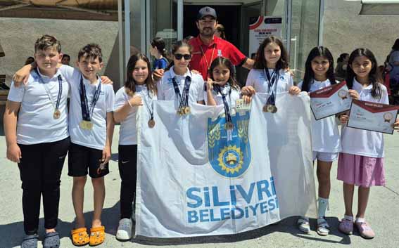 Silivrili Minik Yüzücülerden madalya yağmuru