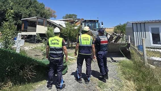 Silivri'de tarım alanlarına kaçak yapı müdahalesi
