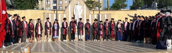 Silivri Gazi İmam Hatip Ortaokulu’nda mezuniyet sevinci