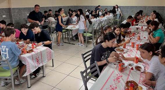 Silivri Ertuğrul Gazi Ortaokulu’nda Yaz Kursuna moral kahvaltısı