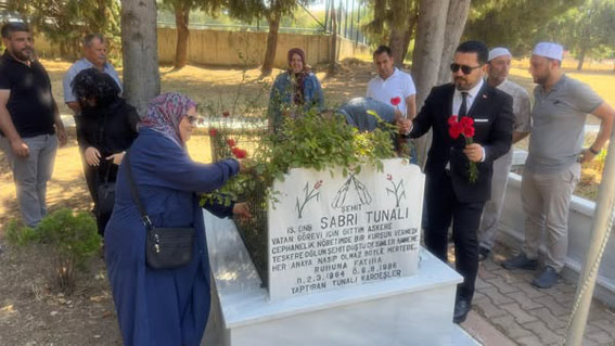 Silivrili Şehit Sabri Tunalı kabri başında dualarla anıldı