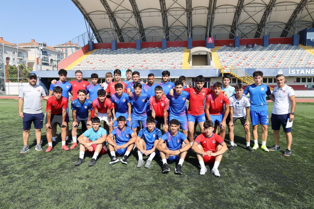 Silivrispor U-19 ve U-15 sezonun ilk antrenmanını gerçekleştirdi