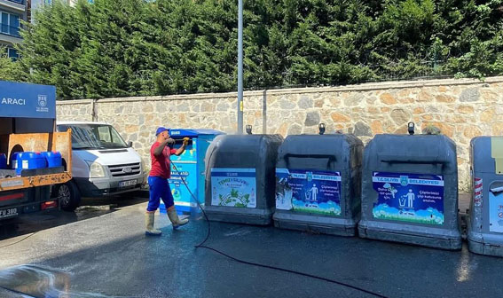 Silivri’de Çöp Konteynerleri yaz boyunca dezenfekte ediliyor