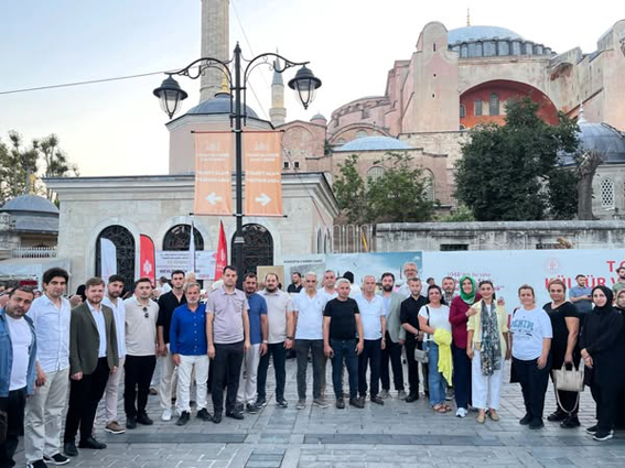 Silivri AK Parti Teşkilatı Ayasofya’da saf tuttu