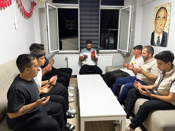 Silivri Ülkü Ocakları’ndan Şehitler İçin Kur’an-ı Kerim Tilaveti