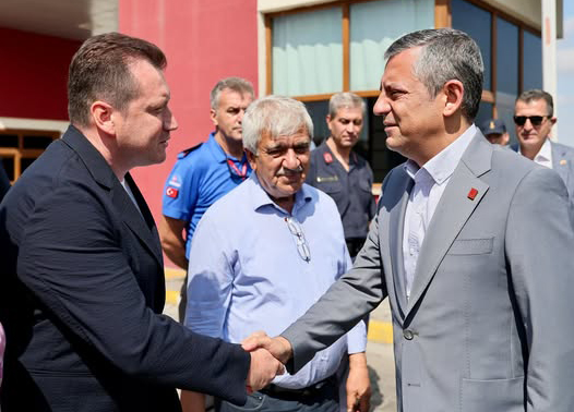 Silivri CHP örgütü Genel Başkanları Özgür Özel’i karşıladı