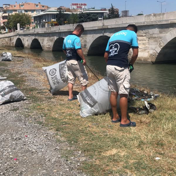 Silivri Mimarsinan Köprüsü çevresinde kapsamlı temizlik çalışması