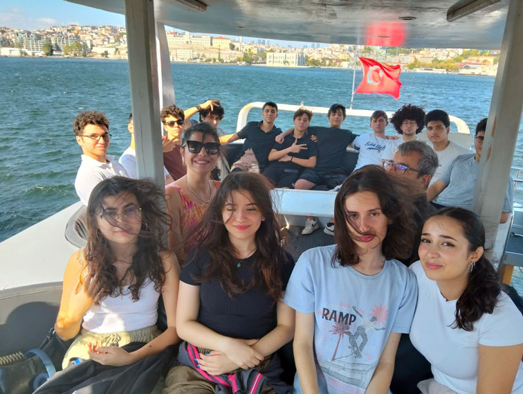 Silivri Prof. Dr. Fuat Sezgin Fen Lisesi öğrencilerine tekne turuyla motivasyon