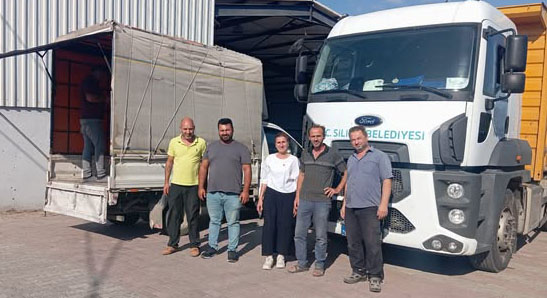 Silivri Belediyesinden Çeltik üreticilerine saman dağıtımı