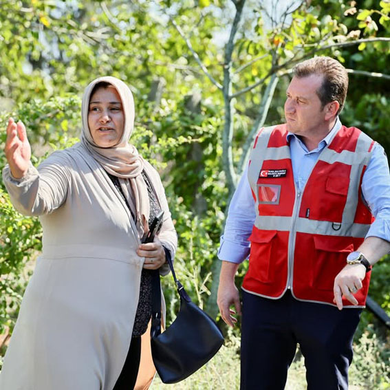 Silivri Belediye Başkanı Balcıoğlu Gazitepe’de yangın sonrası çalışmaları inceledi