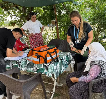 Silivri Belediyesi Sosyal Yardım Müdürlüğünden yaşlılara ev ziyareti