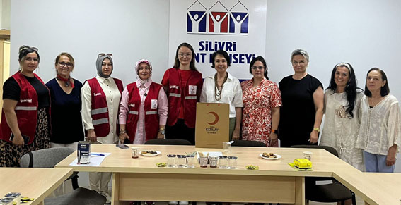 Silivri Kızılay Kadın Komisyonu’ndan Silivri Kent Konseyi’ne ziyaret