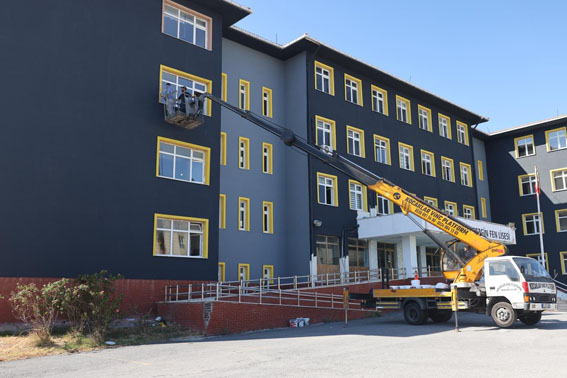 Silivri okulları İBB desteğiyle boyandı
